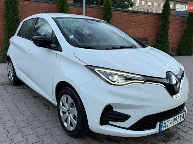 Белый Рено Зое, объемом двигателя 0 л и пробегом 60 тыс. км за 11500 $, фото 1 на Automoto.ua