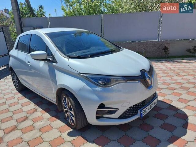 Белый Рено Зое, объемом двигателя 0 л и пробегом 108 тыс. км за 12200 $, фото 1 на Automoto.ua