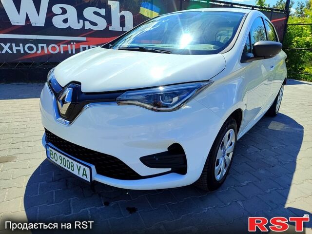 Белый Рено Зое, объемом двигателя 70 л и пробегом 86 тыс. км за 11850 $, фото 1 на Automoto.ua