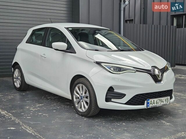 Белый Рено Зое, объемом двигателя 0 л и пробегом 105 тыс. км за 11700 $, фото 1 на Automoto.ua