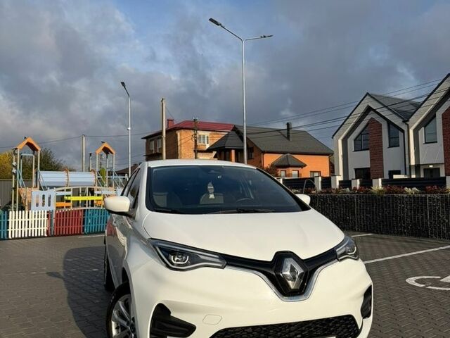 Белый Рено Зое, объемом двигателя 0 л и пробегом 117 тыс. км за 13300 $, фото 1 на Automoto.ua