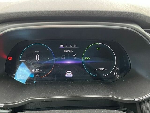 Белый Рено Зое, объемом двигателя 0 л и пробегом 75 тыс. км за 11700 $, фото 1 на Automoto.ua