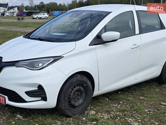 Белый Рено Зое, объемом двигателя 0 л и пробегом 111 тыс. км за 10900 $, фото 1 на Automoto.ua