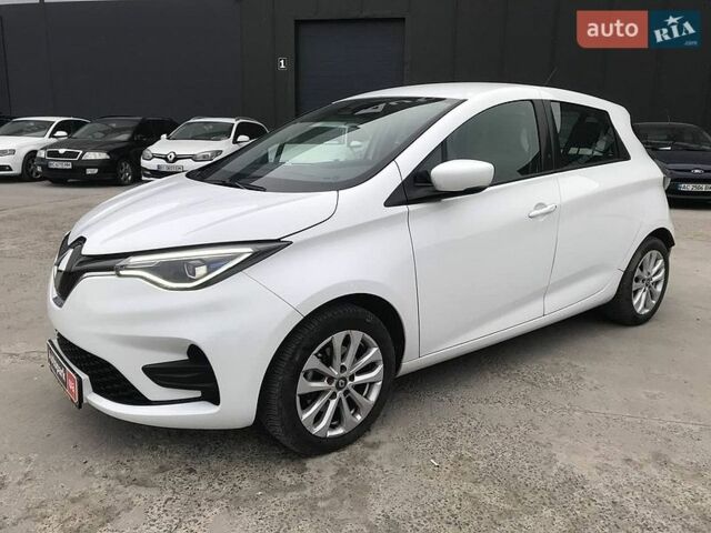 Белый Рено Зое, объемом двигателя 0 л и пробегом 42 тыс. км за 12200 $, фото 1 на Automoto.ua