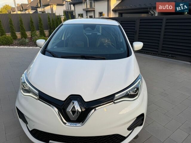 Білий Рено Зое, об'ємом двигуна 0 л та пробігом 72 тис. км за 12000 $, фото 1 на Automoto.ua