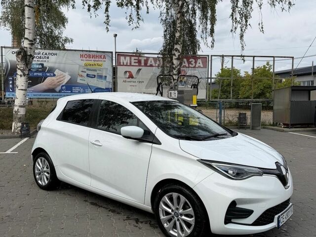 Белый Рено Зое, объемом двигателя 0 л и пробегом 68 тыс. км за 13000 $, фото 1 на Automoto.ua