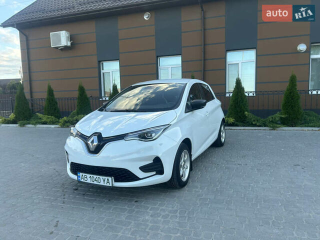 Белый Рено Зое, объемом двигателя 0 л и пробегом 65 тыс. км за 12500 $, фото 1 на Automoto.ua