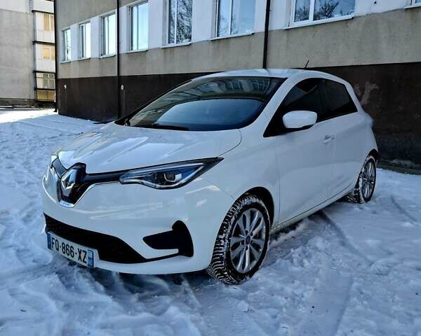 Белый Рено Зое, объемом двигателя 0 л и пробегом 114 тыс. км за 11800 $, фото 1 на Automoto.ua