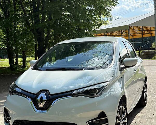 Белый Рено Зое, объемом двигателя 0 л и пробегом 74 тыс. км за 13499 $, фото 1 на Automoto.ua
