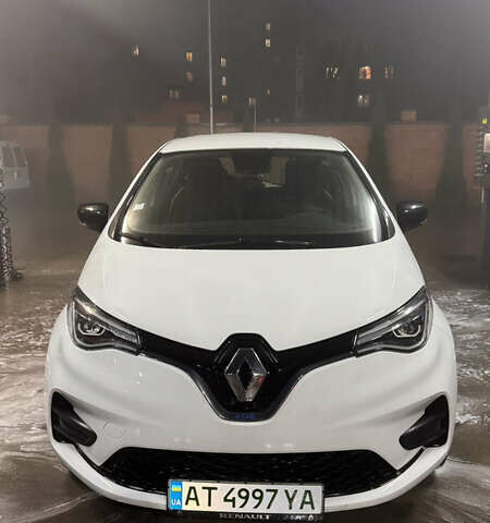 Белый Рено Зое, объемом двигателя 0 л и пробегом 54 тыс. км за 13500 $, фото 1 на Automoto.ua