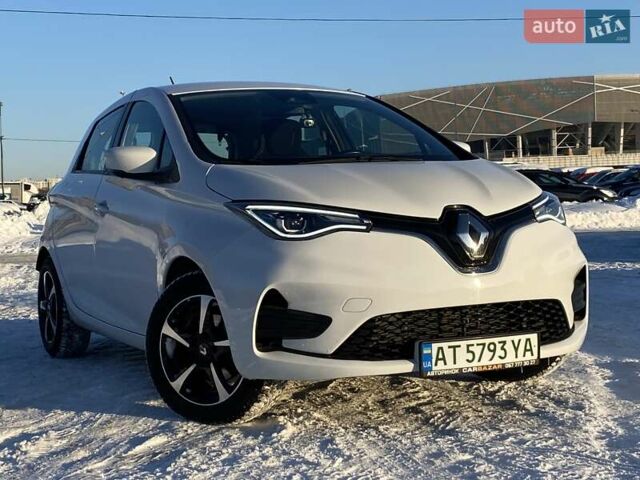Білий Рено Зое, об'ємом двигуна 0 л та пробігом 95 тис. км за 12200 $, фото 1 на Automoto.ua