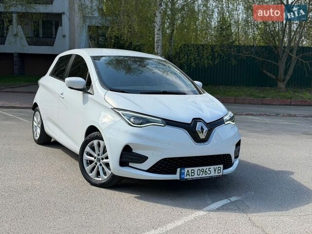 Белый Рено Зое, объемом двигателя 0 л и пробегом 74 тыс. км за 12999 $, фото 1 на Automoto.ua