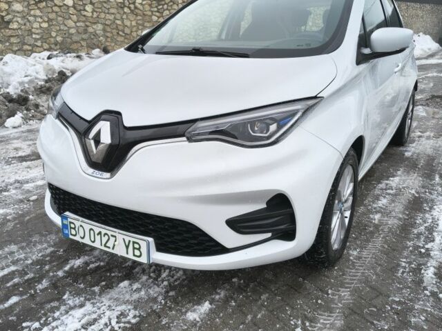 Белый Рено Зое, объемом двигателя 0 л и пробегом 64 тыс. км за 11400 $, фото 1 на Automoto.ua