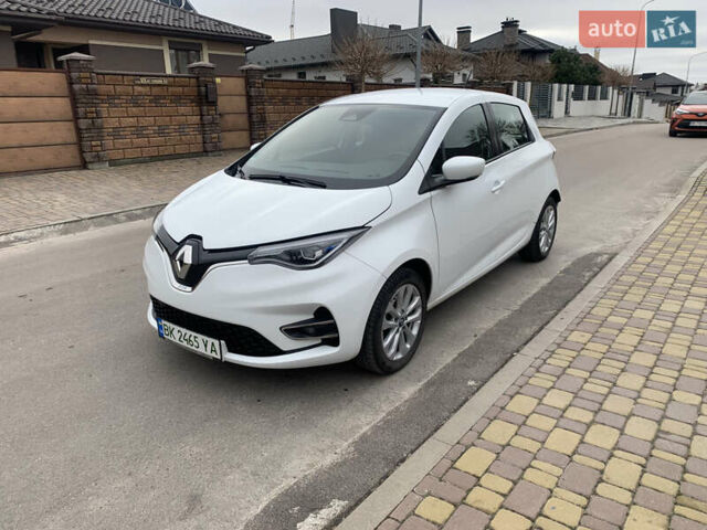 Белый Рено Зое, объемом двигателя 0 л и пробегом 84 тыс. км за 13900 $, фото 1 на Automoto.ua