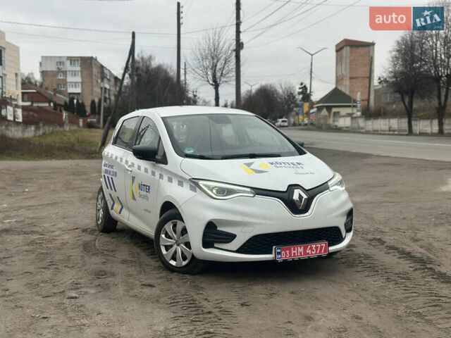 Белый Рено Зое, объемом двигателя 0 л и пробегом 43 тыс. км за 8800 $, фото 1 на Automoto.ua