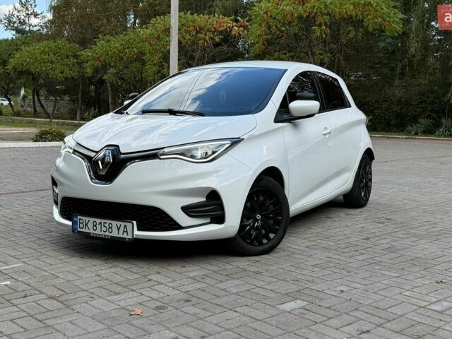 Белый Рено Зое, объемом двигателя 0 л и пробегом 118 тыс. км за 13000 $, фото 1 на Automoto.ua