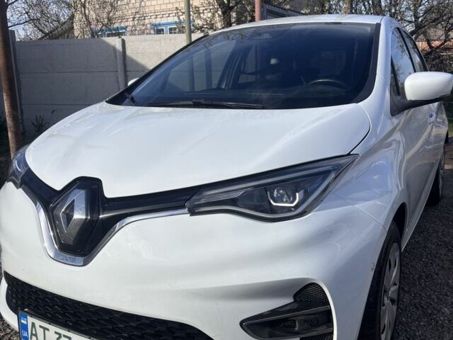 Белый Рено Зое, объемом двигателя 0 л и пробегом 78 тыс. км за 12999 $, фото 1 на Automoto.ua