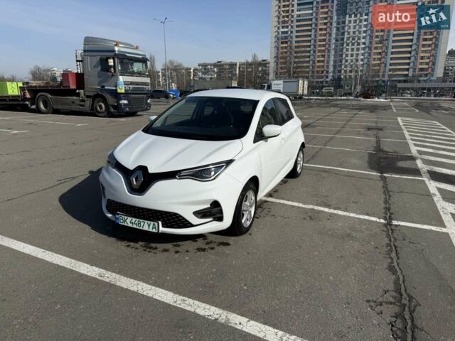 Белый Рено Зое, объемом двигателя 0 л и пробегом 134 тыс. км за 12900 $, фото 1 на Automoto.ua