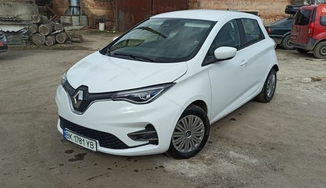 Белый Рено Зое, объемом двигателя 0 л и пробегом 58 тыс. км за 11999 $, фото 1 на Automoto.ua