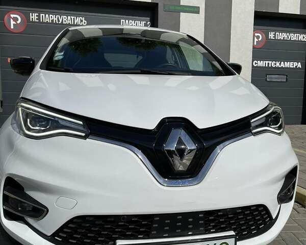 Белый Рено Зое, объемом двигателя 0 л и пробегом 31 тыс. км за 13800 $, фото 1 на Automoto.ua