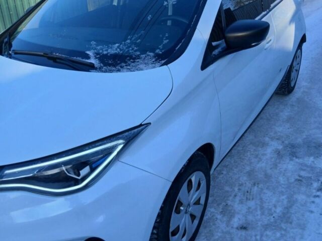 Белый Рено Зое, объемом двигателя 0 л и пробегом 95 тыс. км за 11900 $, фото 1 на Automoto.ua