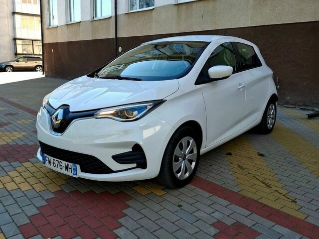 Белый Рено Зое, объемом двигателя 0 л и пробегом 120 тыс. км за 11500 $, фото 1 на Automoto.ua
