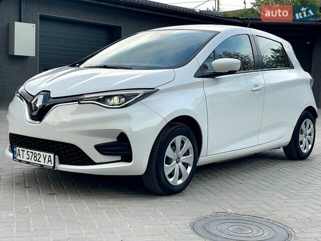 Белый Рено Зое, объемом двигателя 0 л и пробегом 57 тыс. км за 12300 $, фото 1 на Automoto.ua