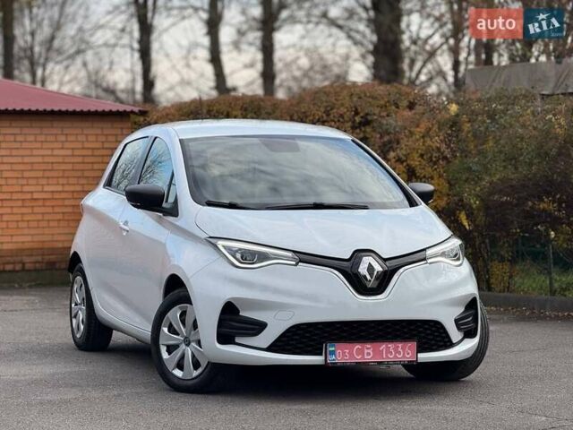 Белый Рено Зое, объемом двигателя 0 л и пробегом 100 тыс. км за 11890 $, фото 1 на Automoto.ua