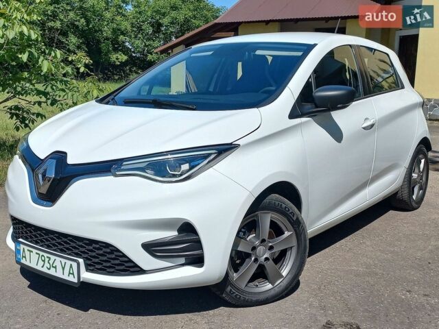 Белый Рено Зое, объемом двигателя 0 л и пробегом 76 тыс. км за 11800 $, фото 1 на Automoto.ua