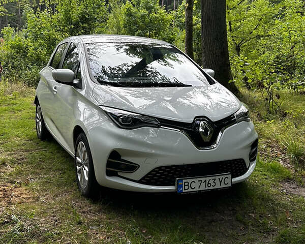 Белый Рено Зое, объемом двигателя 0 л и пробегом 66 тыс. км за 13800 $, фото 1 на Automoto.ua