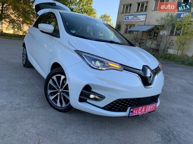 Белый Рено Зое, объемом двигателя 0 л и пробегом 44 тыс. км за 14500 $, фото 1 на Automoto.ua