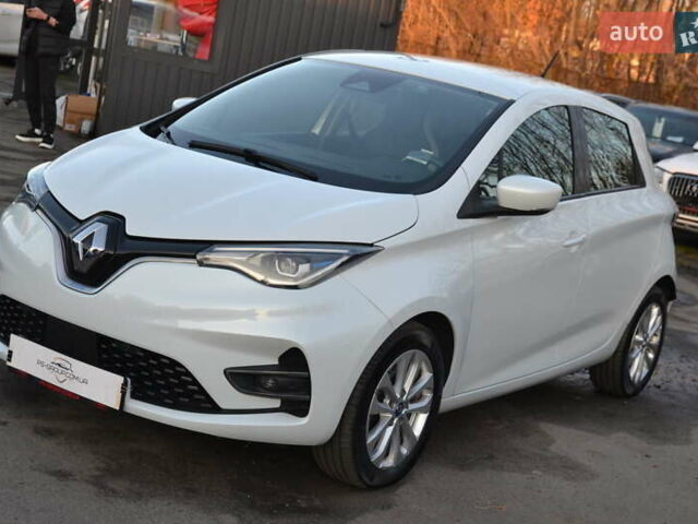 Белый Рено Зое, объемом двигателя 0 л и пробегом 50 тыс. км за 13999 $, фото 1 на Automoto.ua