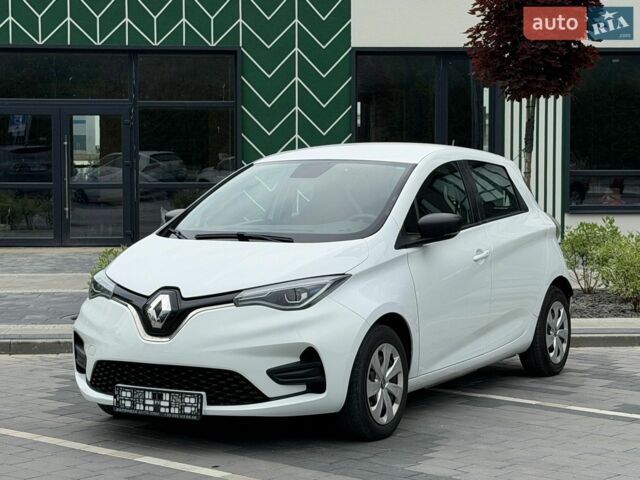 Белый Рено Зое, объемом двигателя 0 л и пробегом 88 тыс. км за 11200 $, фото 1 на Automoto.ua