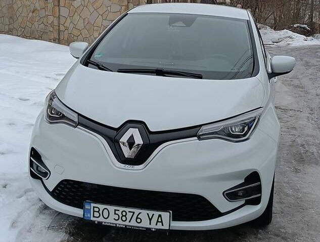 Белый Рено Зое, объемом двигателя 0 л и пробегом 54 тыс. км за 11900 $, фото 1 на Automoto.ua
