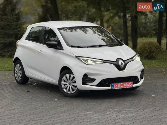 Белый Рено Зое, объемом двигателя 0 л и пробегом 80 тыс. км за 12450 $, фото 1 на Automoto.ua