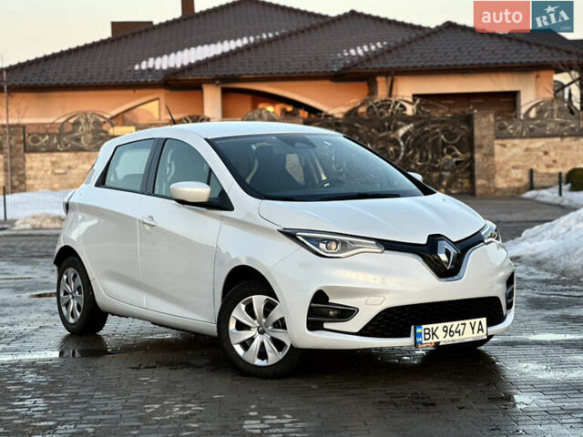 Белый Рено Зое, объемом двигателя 0 л и пробегом 110 тыс. км за 11400 $, фото 1 на Automoto.ua