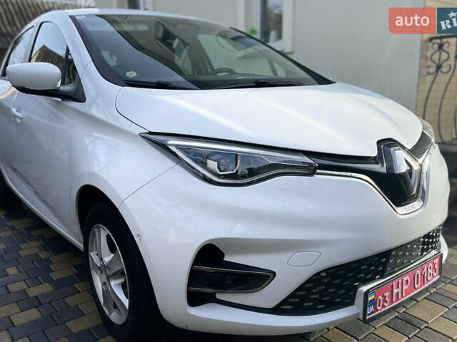 Белый Рено Зое, объемом двигателя 0 л и пробегом 126 тыс. км за 11950 $, фото 1 на Automoto.ua