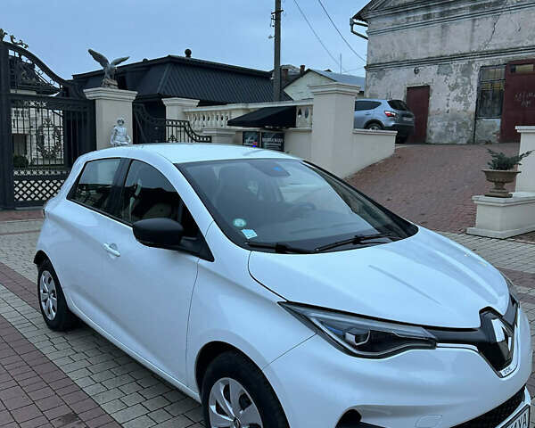 Белый Рено Зое, объемом двигателя 0 л и пробегом 26 тыс. км за 12200 $, фото 1 на Automoto.ua