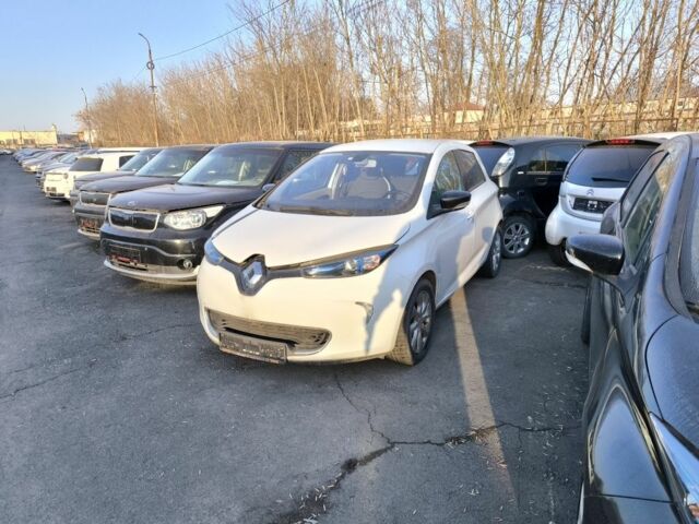 Белый Рено Зое, объемом двигателя 0 л и пробегом 96 тыс. км за 6250 $, фото 1 на Automoto.ua