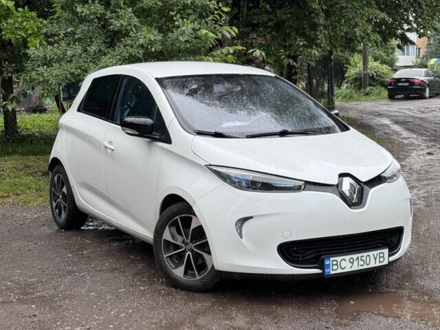 Белый Рено Зое, объемом двигателя 0 л и пробегом 138 тыс. км за 5200 $, фото 1 на Automoto.ua