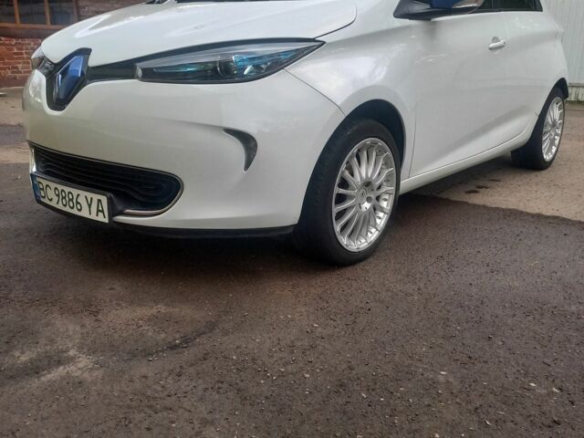 Білий Рено Зое, об'ємом двигуна 0 л та пробігом 112 тис. км за 7700 $, фото 1 на Automoto.ua