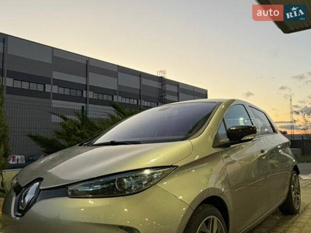 Бежевый Рено Зое, объемом двигателя 0 л и пробегом 110 тыс. км за 7000 $, фото 1 на Automoto.ua
