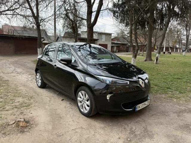 Черный Рено Зое, объемом двигателя 0 л и пробегом 168 тыс. км за 6100 $, фото 1 на Automoto.ua