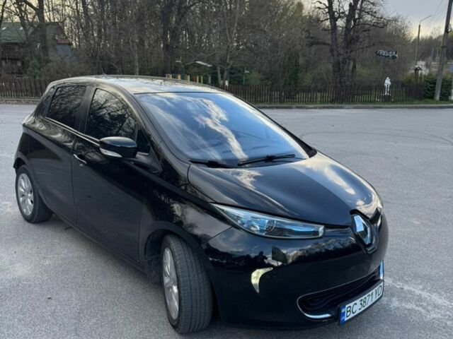 Черный Рено Зое, объемом двигателя 0 л и пробегом 95 тыс. км за 7500 $, фото 1 на Automoto.ua