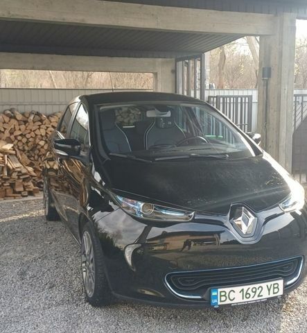 Черный Рено Зое, объемом двигателя 0 л и пробегом 85 тыс. км за 6800 $, фото 1 на Automoto.ua