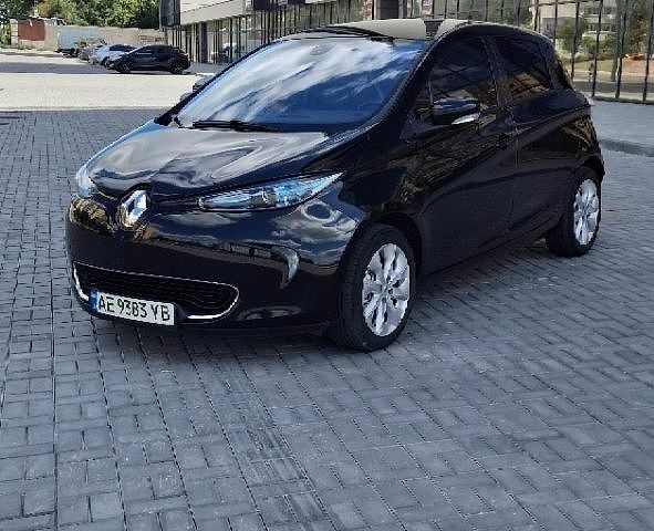 Чорний Рено Зое, об'ємом двигуна 0 л та пробігом 122 тис. км за 8700 $, фото 1 на Automoto.ua