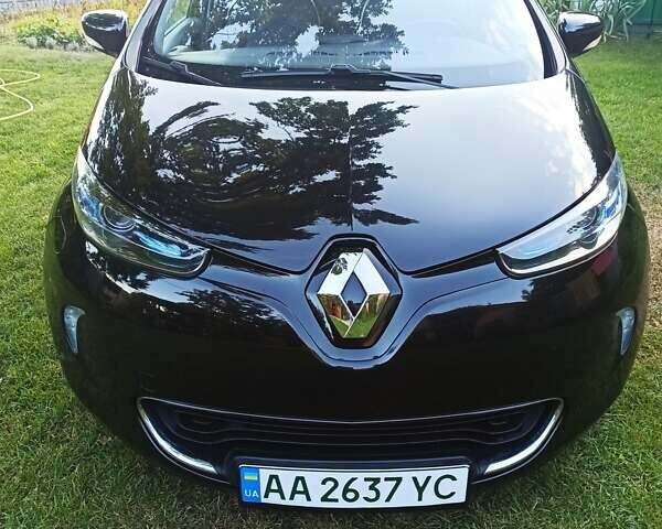 Черный Рено Зое, объемом двигателя 0 л и пробегом 126 тыс. км за 7500 $, фото 1 на Automoto.ua