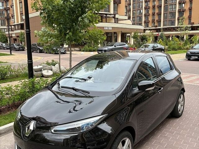 Черный Рено Зое, объемом двигателя 0 л и пробегом 103 тыс. км за 7500 $, фото 1 на Automoto.ua