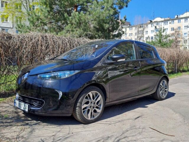 Черный Рено Зое, объемом двигателя 0 л и пробегом 122 тыс. км за 8100 $, фото 1 на Automoto.ua