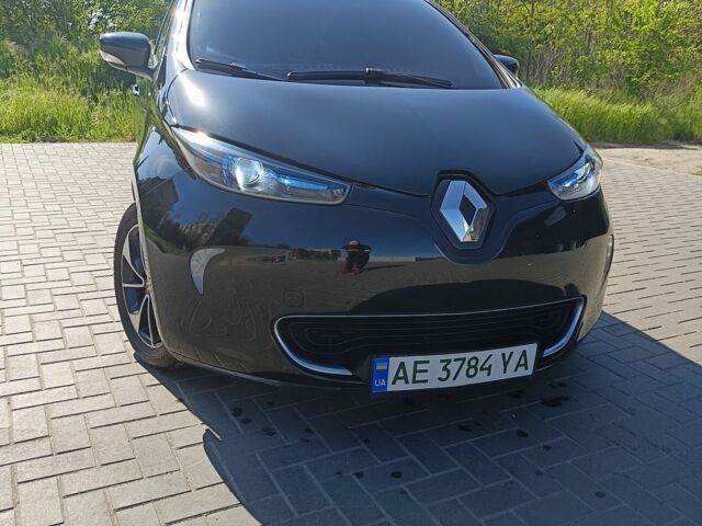 Черный Рено Зое, объемом двигателя 0 л и пробегом 113 тыс. км за 7400 $, фото 1 на Automoto.ua